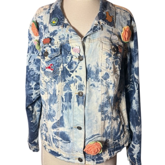 Friends Custom Denim Jacket - Picture 2 of 9